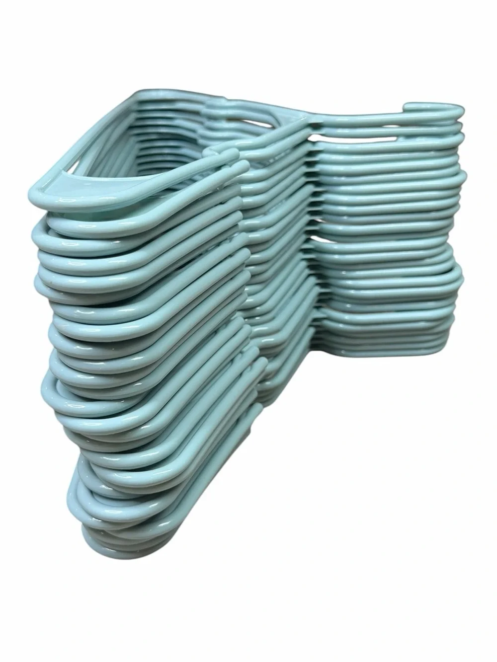10/$25🦋 Lot of 25 Mainstays Plastic Notched Adult Hangers in Blue Cameo